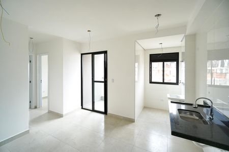 Sala e cozinha de apartamento à venda com 2 quartos, 40m² em Vila Carrão, São Paulo