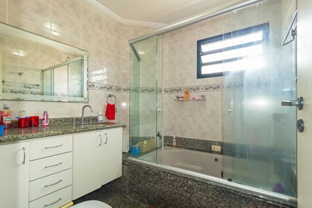 Casa à venda com 138m², 3 quartos e 2 vagasBanheiro - Suíte