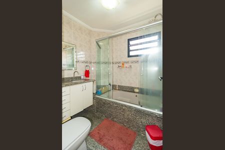 Casa à venda com 138m², 3 quartos e 2 vagasBanheiro - Suíte