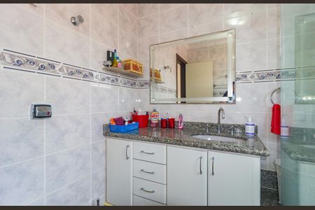 Casa à venda com 138m², 3 quartos e 2 vagasBanheiro - Suíte