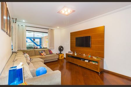 Casa à venda com 138m², 3 quartos e 2 vagasSala