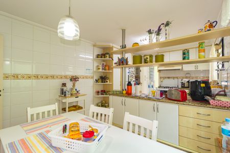 Casa à venda com 138m², 3 quartos e 2 vagasCozinha