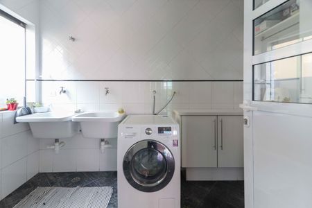 Casa para alugar com 500m², 4 quartos e 5 vagasCozinha e Área de Serviço