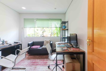 Casa para alugar com 500m², 4 quartos e 5 vagasEscritório