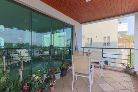 Casa para alugar com 500m², 4 quartos e 5 vagasVaranda