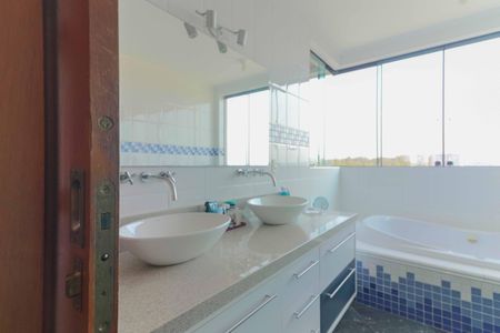 Casa para alugar com 500m², 4 quartos e 5 vagasQuarto 4 - Suíte