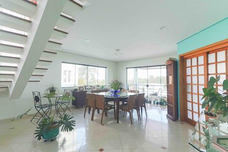 Casa para alugar com 500m², 4 quartos e 5 vagasSala