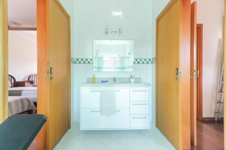 Casa para alugar com 500m², 4 quartos e 5 vagasBanheiro Social