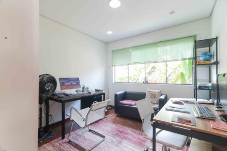 Casa para alugar com 500m², 4 quartos e 5 vagasEscritório