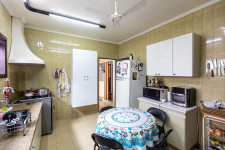 Casa à venda com 270m², 4 quartos e 2 vagasCozinha