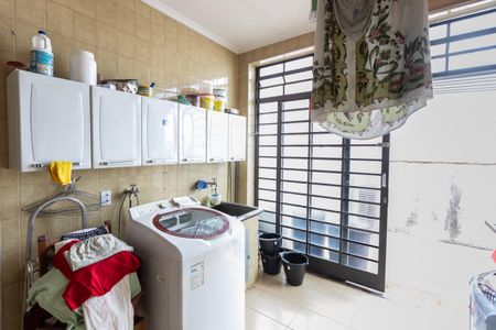 Casa à venda com 270m², 4 quartos e 2 vagasÁrea de Serviço