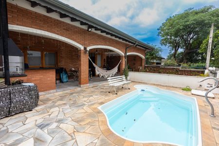 Casa à venda com 270m², 4 quartos e 2 vagasPiscina