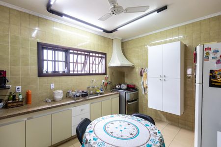 Casa à venda com 270m², 4 quartos e 2 vagasCozinha