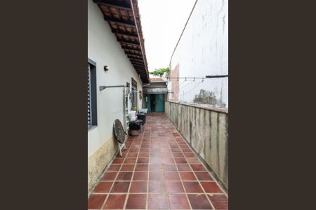 Casa à venda com 270m², 4 quartos e 2 vagasCorredor Externo