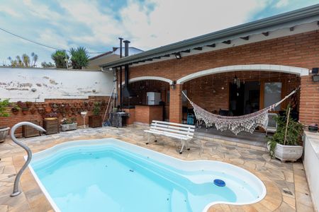 Casa à venda com 270m², 4 quartos e 2 vagasPiscina