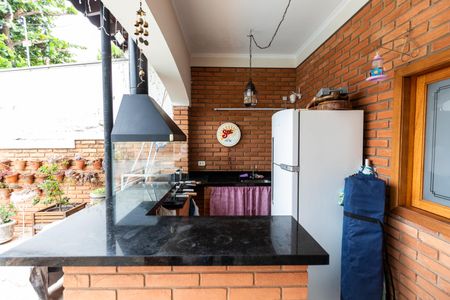 Casa à venda com 270m², 4 quartos e 2 vagasChurrasqueira