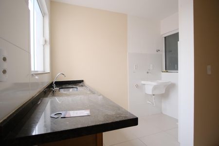 Apartamento para alugar com 45m², 2 quartos e sem vagaCozinha e Área de Serviço