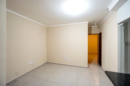 Sala e cozinha de apartamento à venda com 2 quartos, 45m² em Vila Carrão, São Paulo
