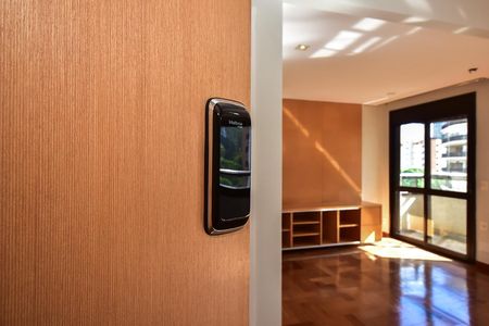 Apartamento para alugar com 176m², 3 quartos e 3 vagasFechadura Eletrônica