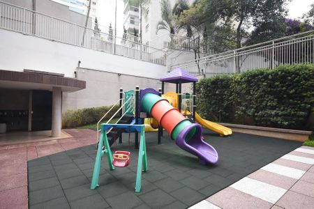 Apartamento para alugar com 176m², 3 quartos e 3 vagas Apartamento para alugar com 176m², 3 quartos e 3 vagasPlayground