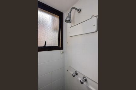 Apartamento para alugar com 176m², 3 quartos e 3 vagasChuveiro da Suíte 1