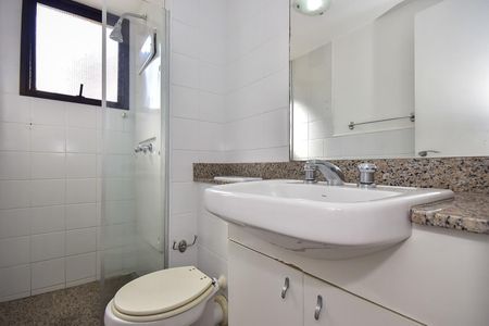 Apartamento para alugar com 176m², 3 quartos e 3 vagasBanheiro Suíte 1