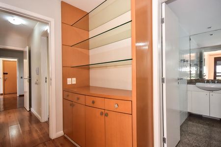 Apartamento para alugar com 176m², 3 quartos e 3 vagasArmário da Suíte  3