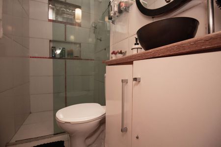 Casa de condomínio para alugar com 350m², 2 quartos e 2 vagasBanheiro Social