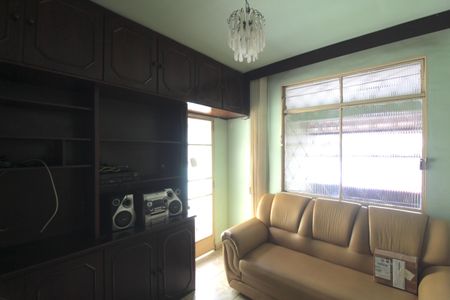 Sala de casa para alugar com 3 quartos, 180m² em Jardim dos Comerciários, Belo Horizonte