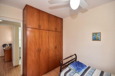 Apartamento à venda com 96m², 4 quartos e 1 vagaQuarto 2