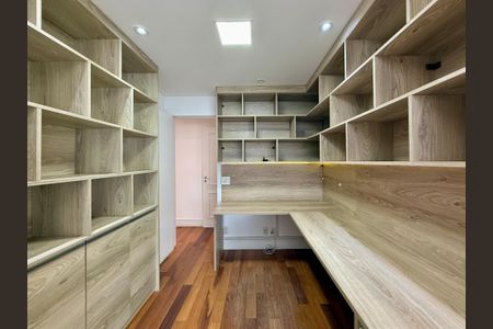 Apartamento para alugar com 160m², 4 quartos e 2 vagasQuarto 4