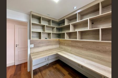 Apartamento para alugar com 160m², 4 quartos e 2 vagasQuarto 4