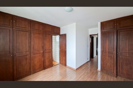 Apartamento à venda com 110m², 3 quartos e 2 vagas Apartamento à venda com 110m², 3 quartos e 2 vagasQuarto