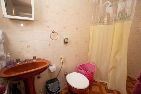 Casa à venda com 160m², 4 quartos e 2 vagasBanheiro da Suíte 2