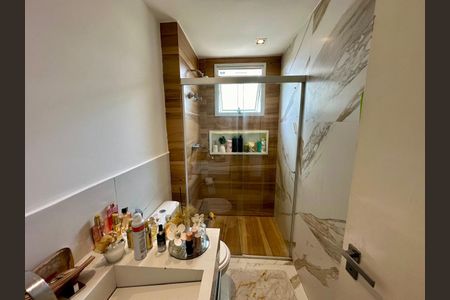 Apartamento à venda com 77m², 2 quartos e 2 vagasBanheiro da Suíte 