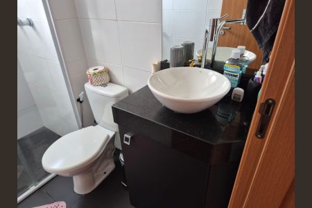 Apartamento à venda com 44m², 2 quartos e 1 vaga Apartamento à venda com 44m², 2 quartos e 1 vagaBanheiro