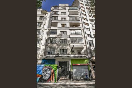 Apartamento à venda com 75m², 2 quartos e sem vaga Apartamento à venda com 75m², 2 quartos e sem vagaFachada