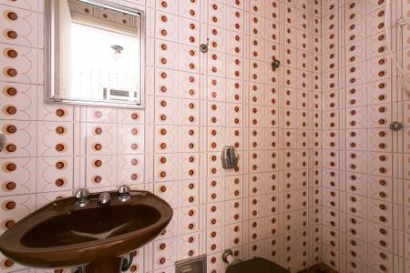 Casa para alugar com 180m², 4 quartos e 2 vagasBanheiro de Serviço