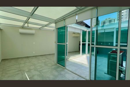 Apartamento à venda com 120m², 2 quartos e 1 vaga Apartamento à venda com 120m², 2 quartos e 1 vagaQuintal