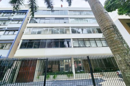 Apartamento à venda com 146m², 3 quartos e 1 vaga Apartamento à venda com 146m², 3 quartos e 1 vagaFachada