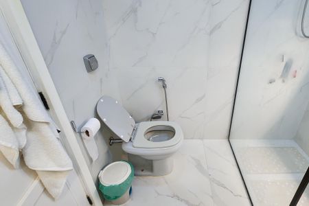 Apartamento à venda com 146m², 3 quartos e 1 vaga Apartamento à venda com 146m², 3 quartos e 1 vagaBanheiro da Suite