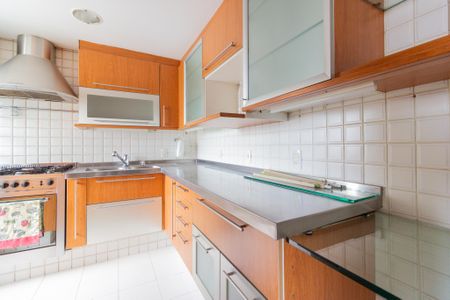 Apartamento para alugar com 110m², 1 quarto e 2 vagas Apartamento para alugar com 110m², 1 quarto e 2 vagasCozinha e Área de Serviço