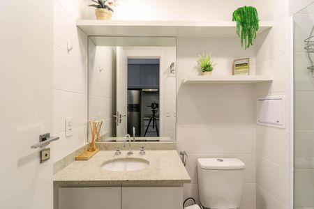 Banheiro de kitnet/studio à venda com 1 quarto, 24m² em Jardim das Acacias, São Paulo