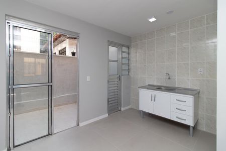 Casa de condomínio à venda com 64m², 3 quartos e 2 vagas Casa de condomínio à venda com 64m², 3 quartos e 2 vagasCozinha