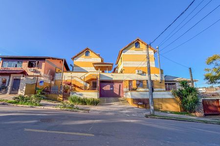 Casa de condomínio à venda com 64m², 3 quartos e 2 vagas Casa de condomínio à venda com 64m², 3 quartos e 2 vagasFachada