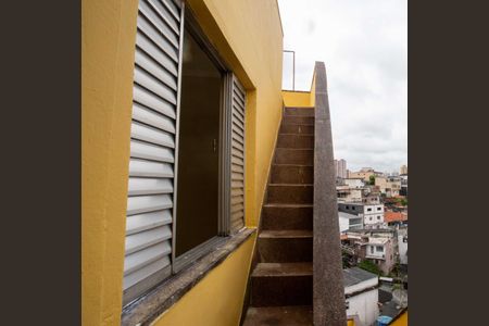 Casa para alugar com 230m², 3 quartos e 2 vagasEscada