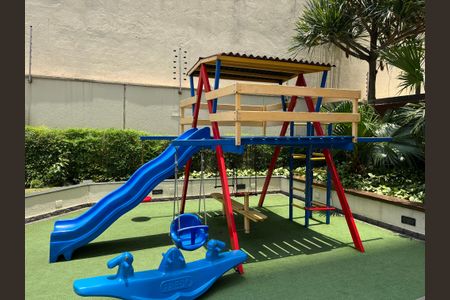 Apartamento à venda com 84m², 3 quartos e 2 vagas Apartamento à venda com 84m², 3 quartos e 2 vagasÁrea comum - Playground
