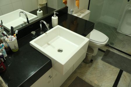 Apartamento à venda com 84m², 3 quartos e 2 vagasBanheiro