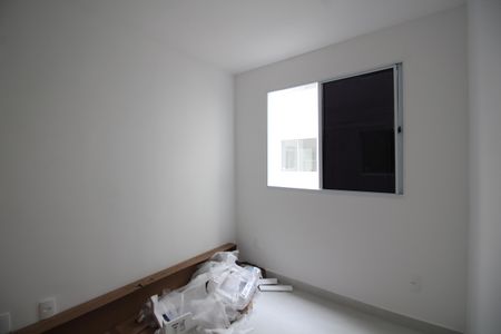 Quarto 2 de apartamento para alugar com 2 quartos, 45m² em Taquara, Rio de Janeiro