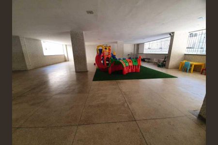 Apartamento à venda com 220m², 4 quartos e 2 vagas